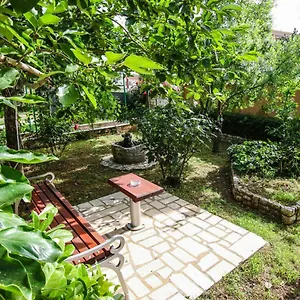 Apartament Vuceric, Peroj
